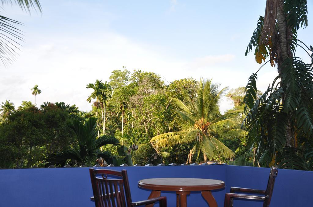 The Fence Bed and Breakfast Bentota Exteriör bild